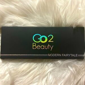 Go 2 Beauty Modern Fairytale Eyeshadow Palette